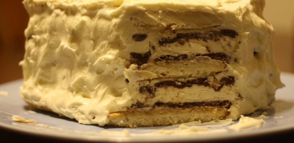 עוגת קרם שכבות